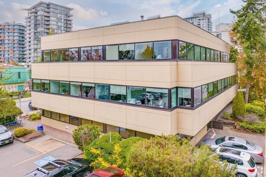 15261 Russell Avenue, White Rock