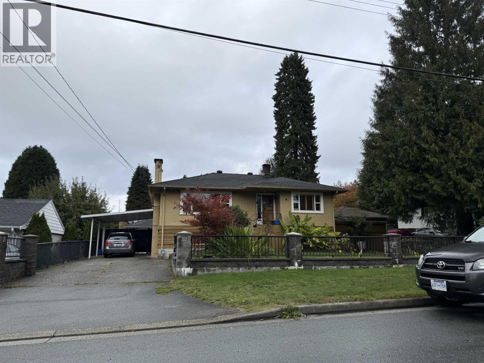 723 Ivy Avenue, Coquitlam