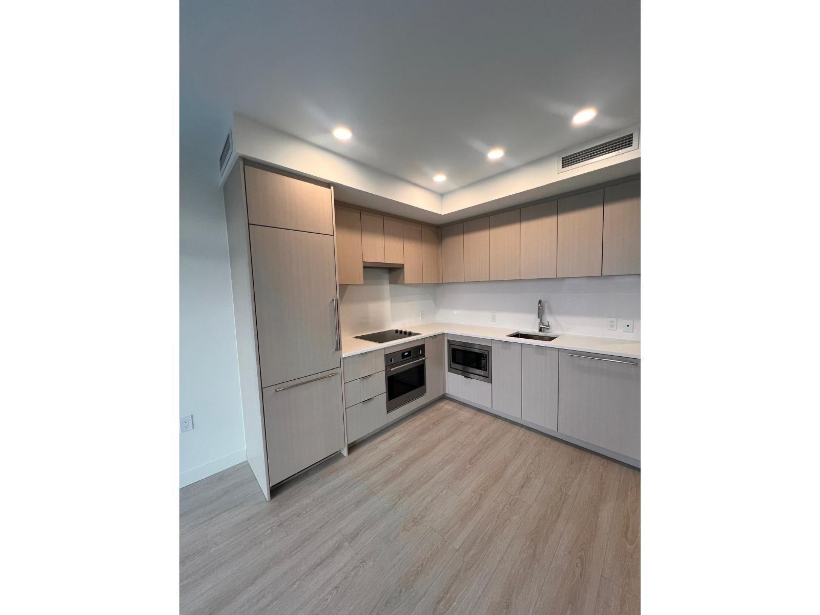 606 13675 107A Avenue, Surrey