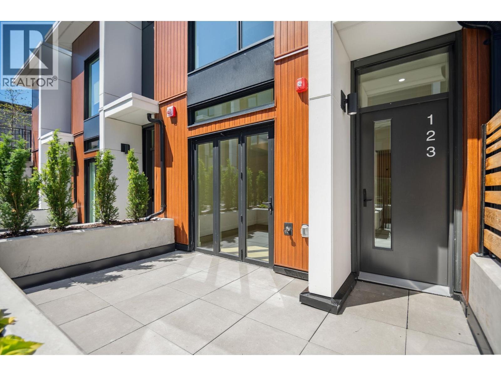 123 725 W 49 Avenue, Vancouver