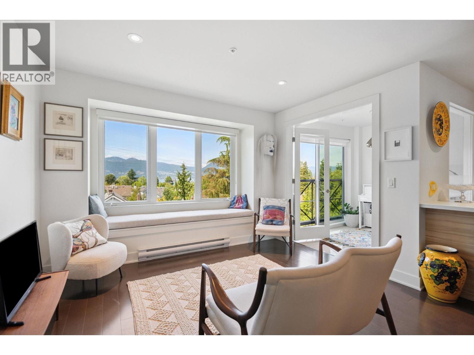 306 4463 W 10TH Avenue, Vancouver