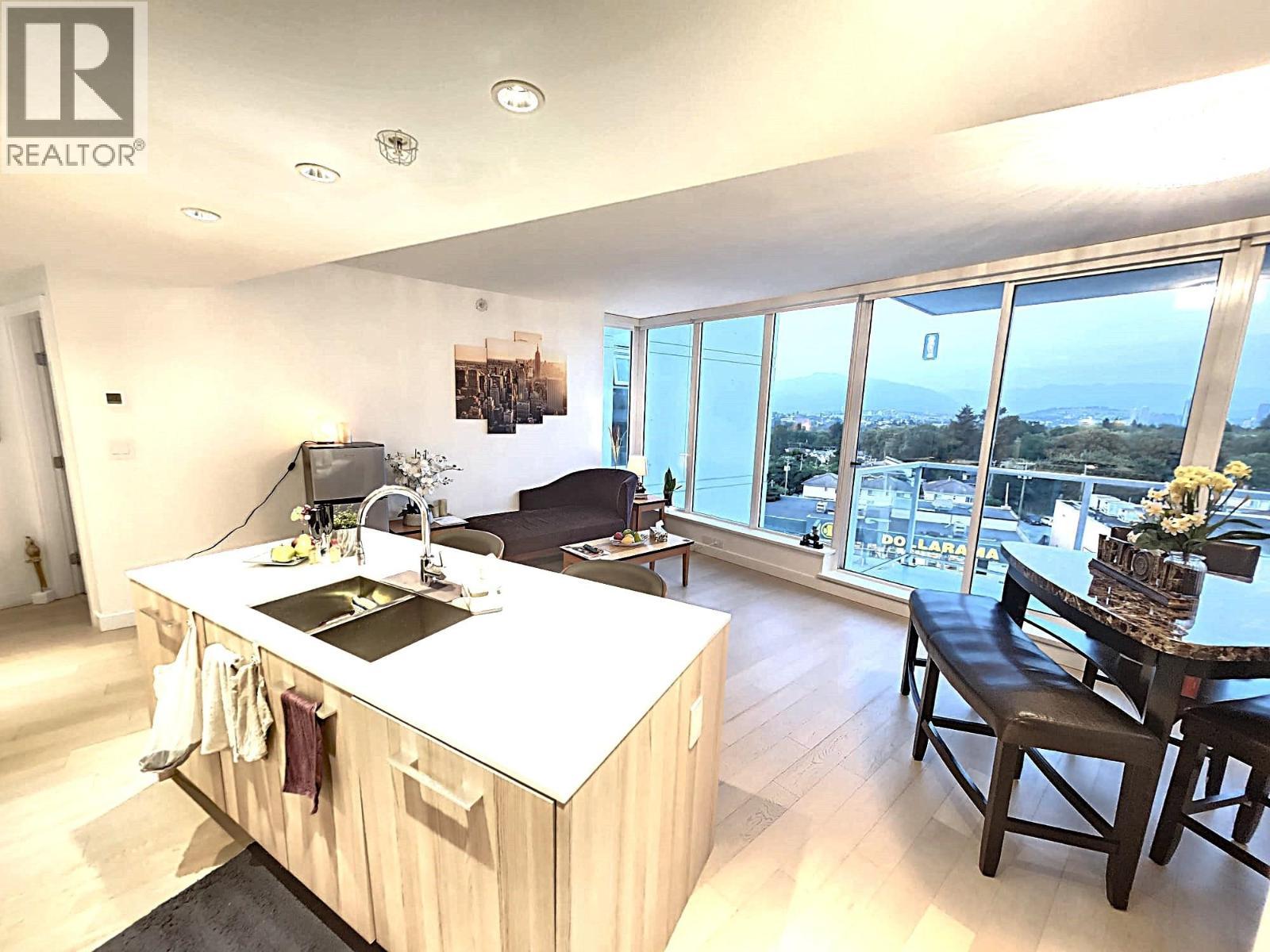 809 4638 Gladstone Street, Vancouver