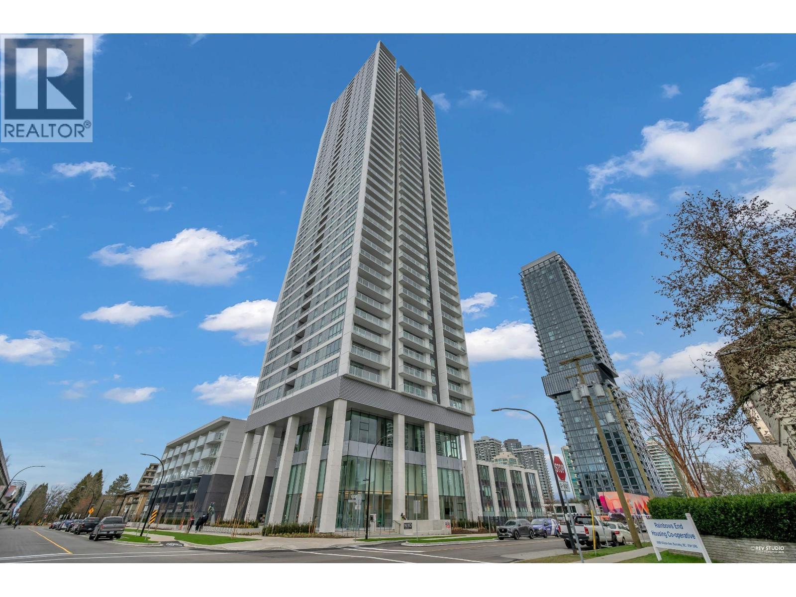 1702 6087 Wilson Avenue, Burnaby