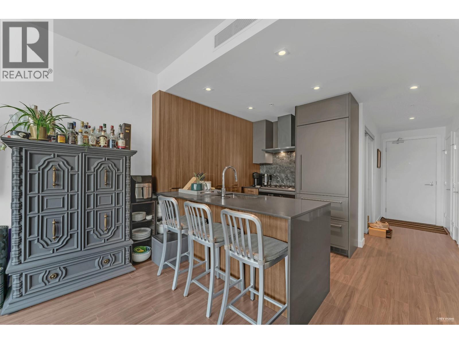 407 2288 Alpha Avenue, Burnaby