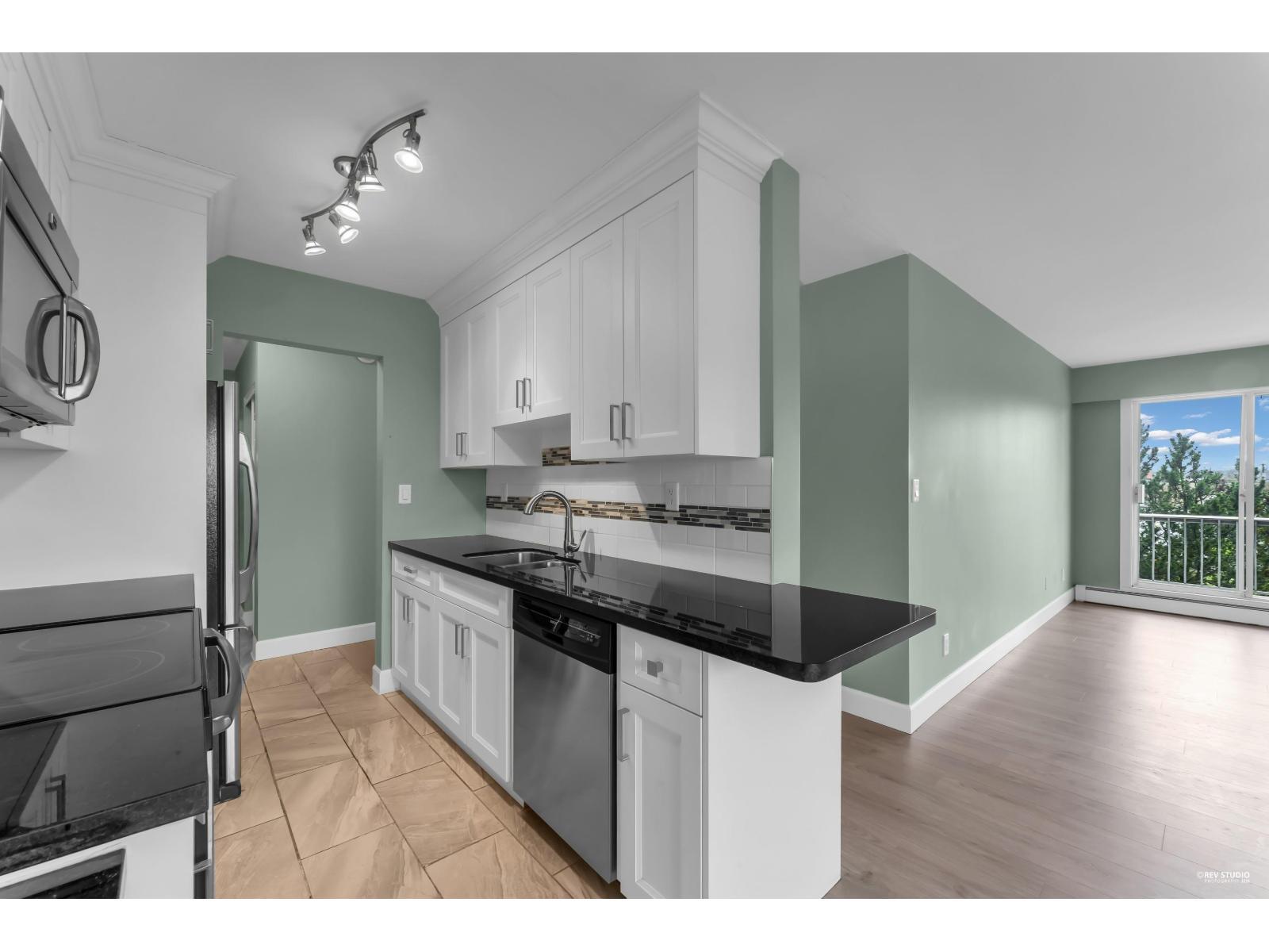 322 17707 57A Avenue, Surrey