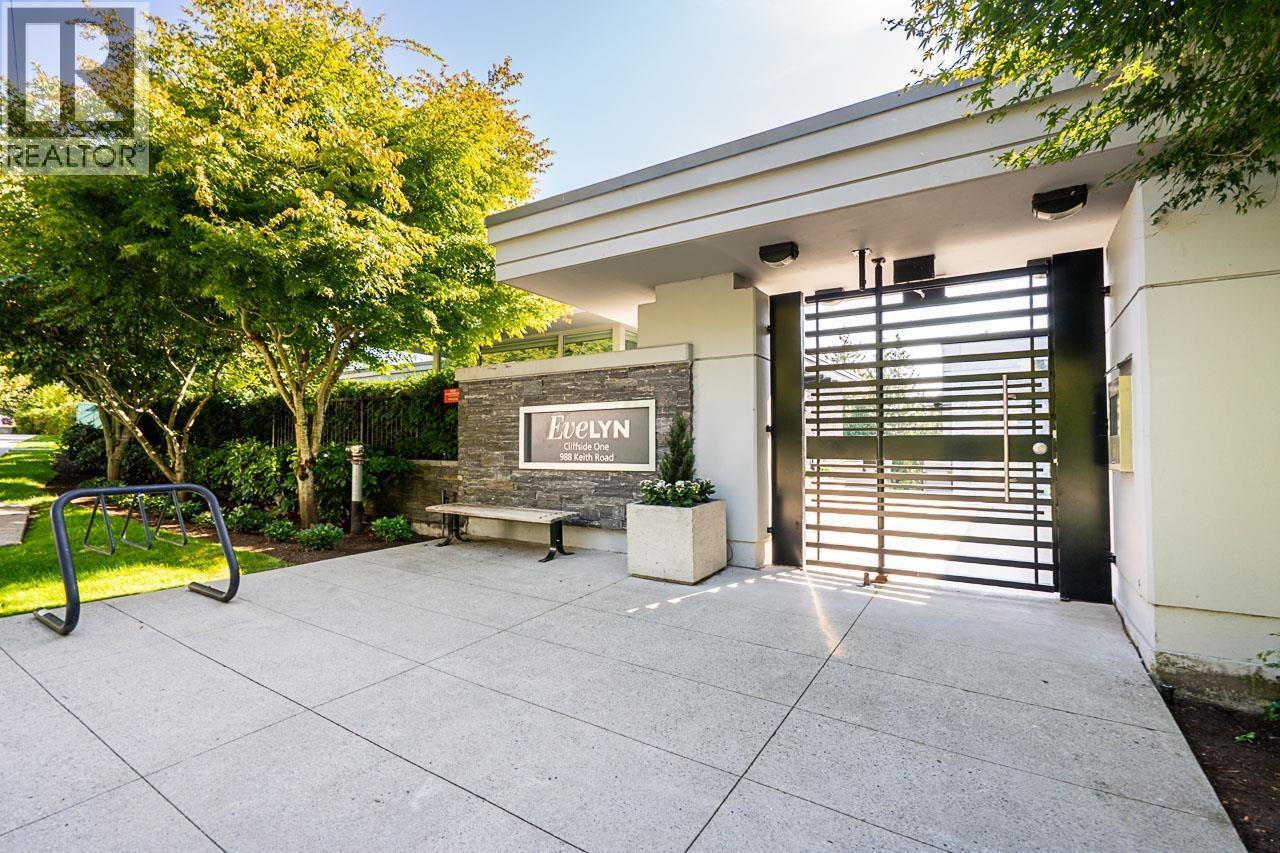 101 988 Keith Road, West Vancouver