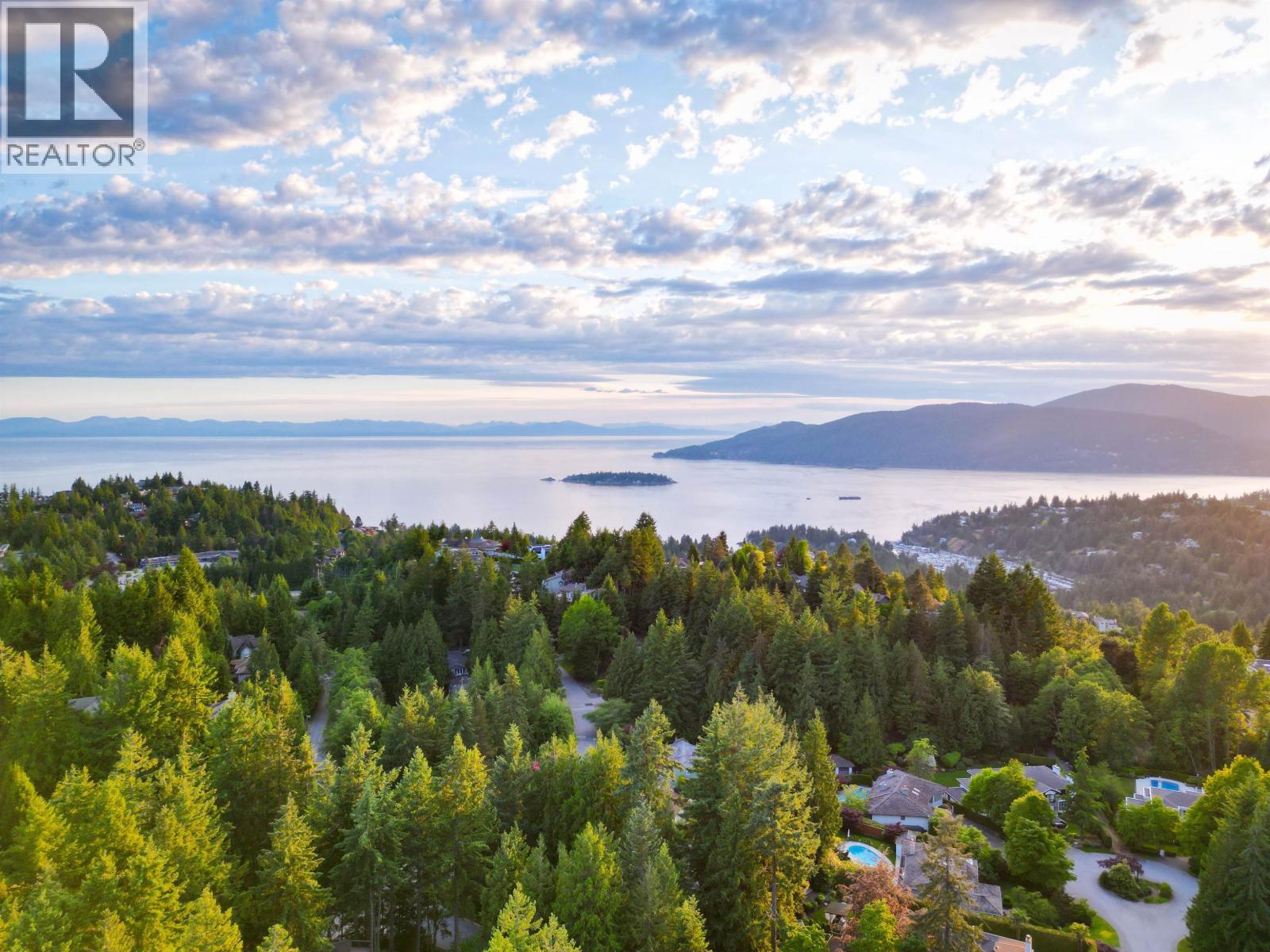 3 4665 Woodridge Place, West Vancouver