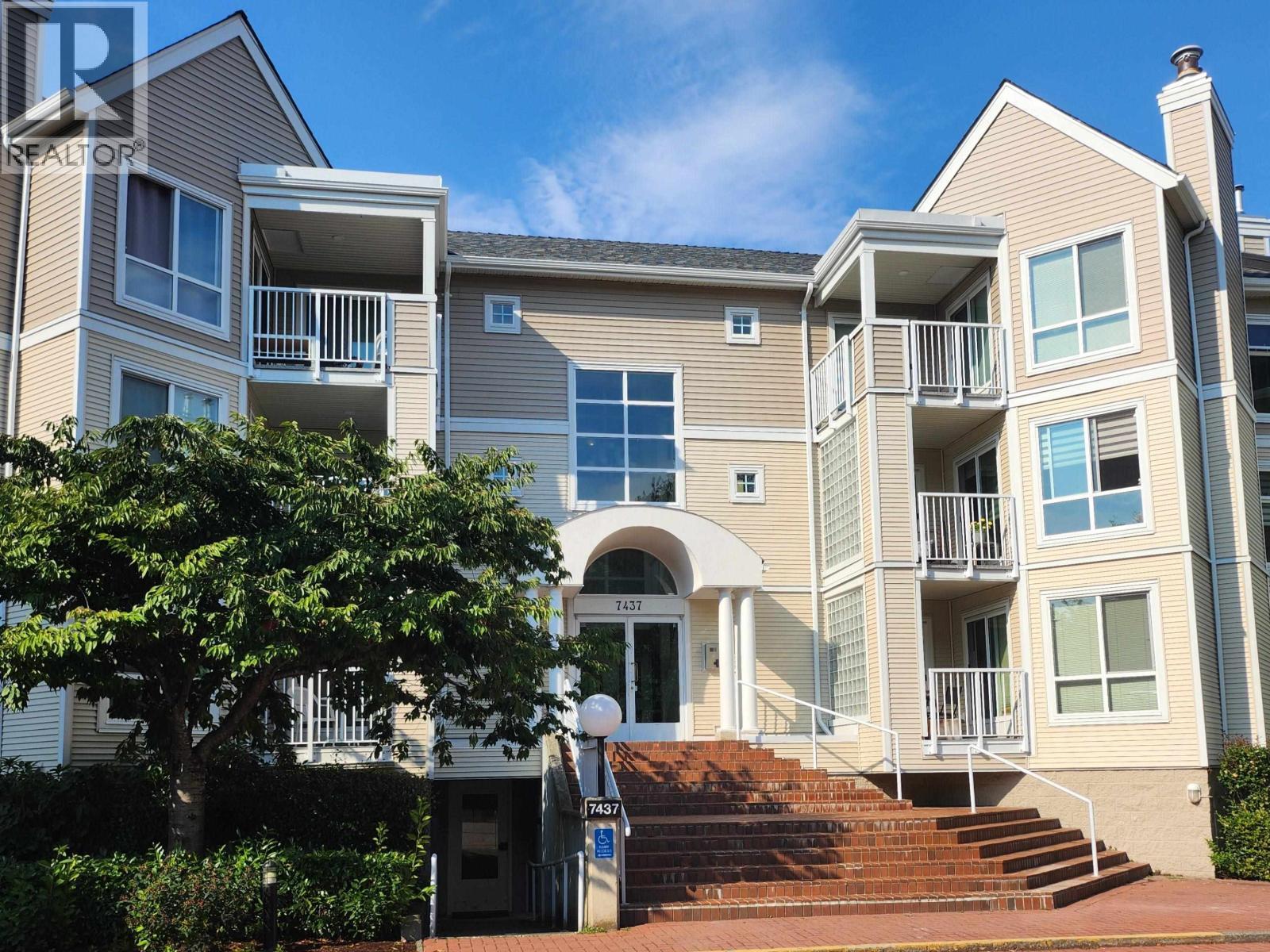 121 7437 Moffatt Road, Richmond