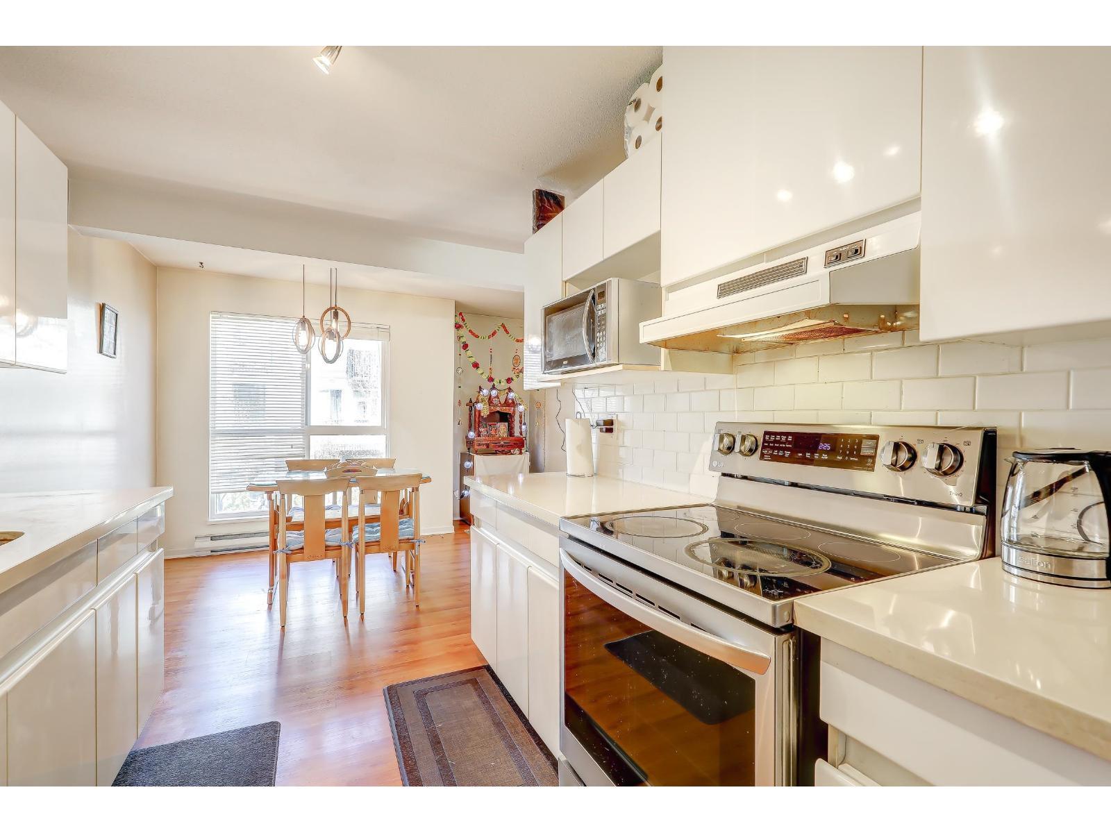 210 14980 101A Avenue, Surrey