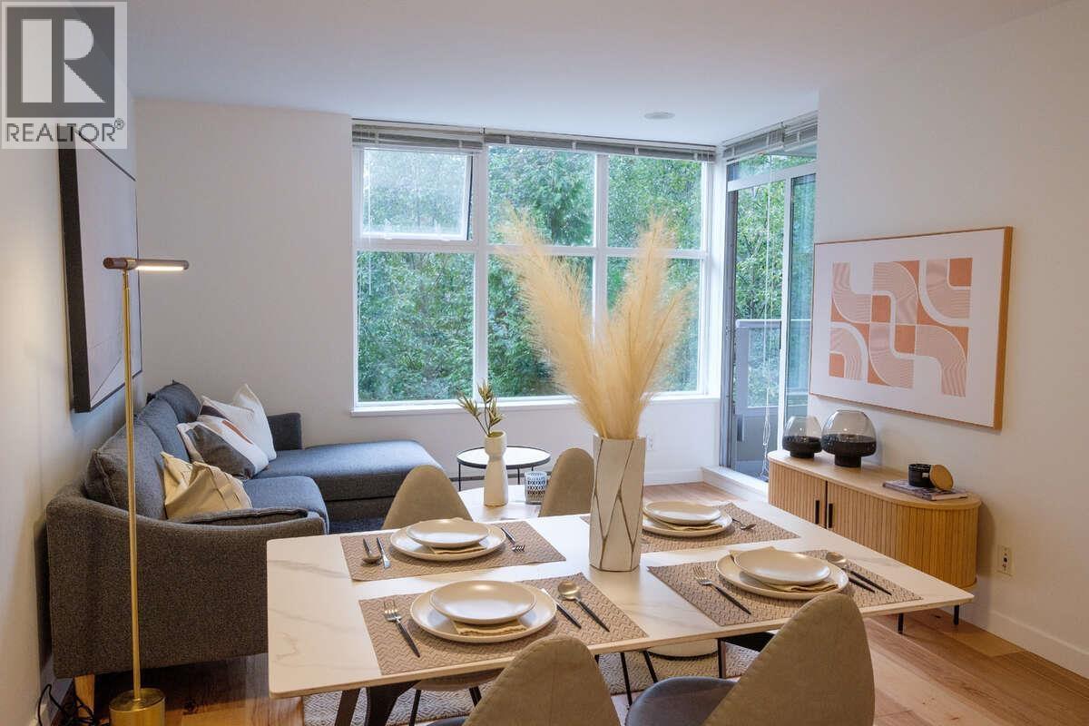 403 9232 University Crescent, Burnaby