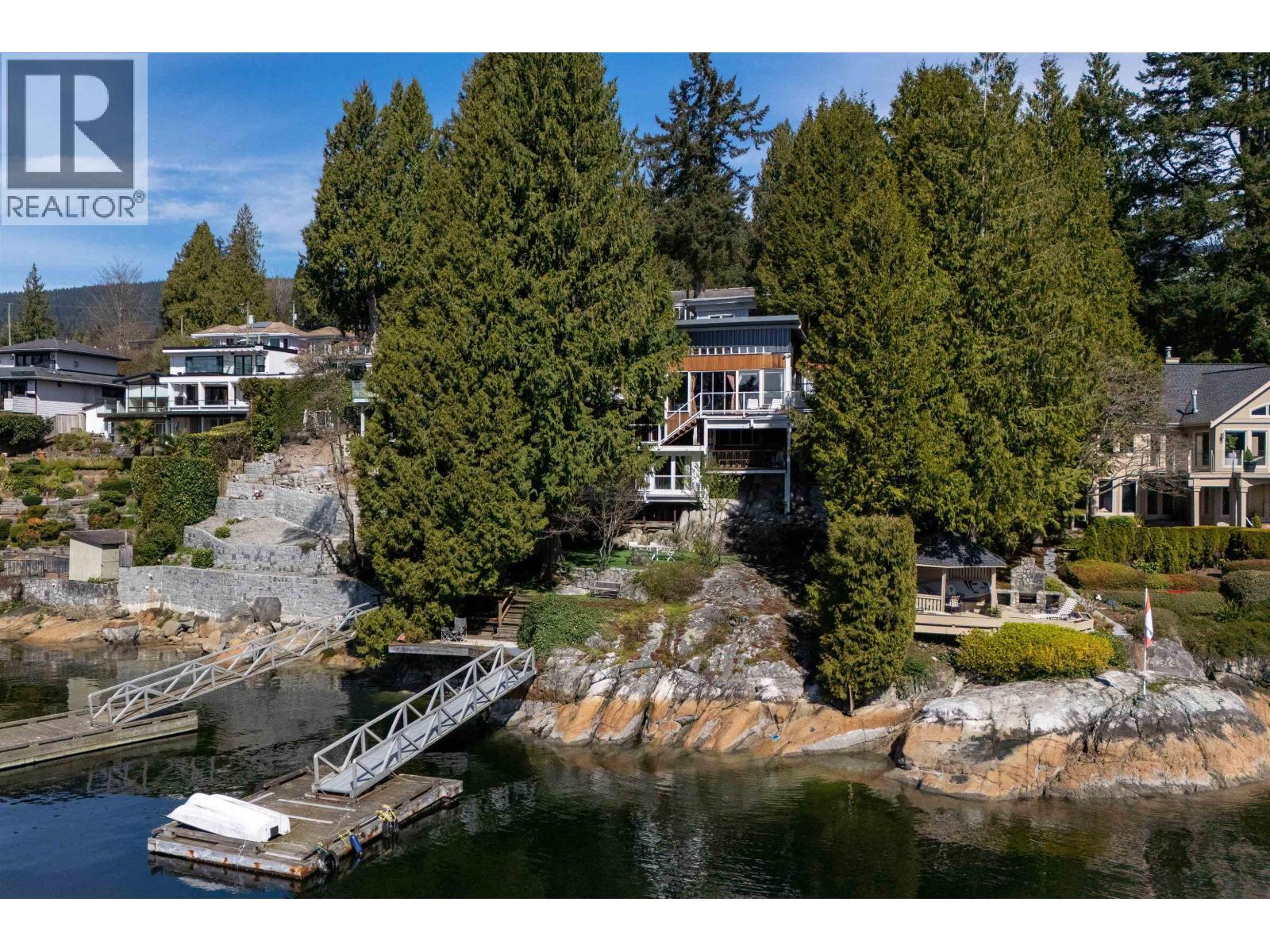 4515 Stonehaven Avenue, North Vancouver