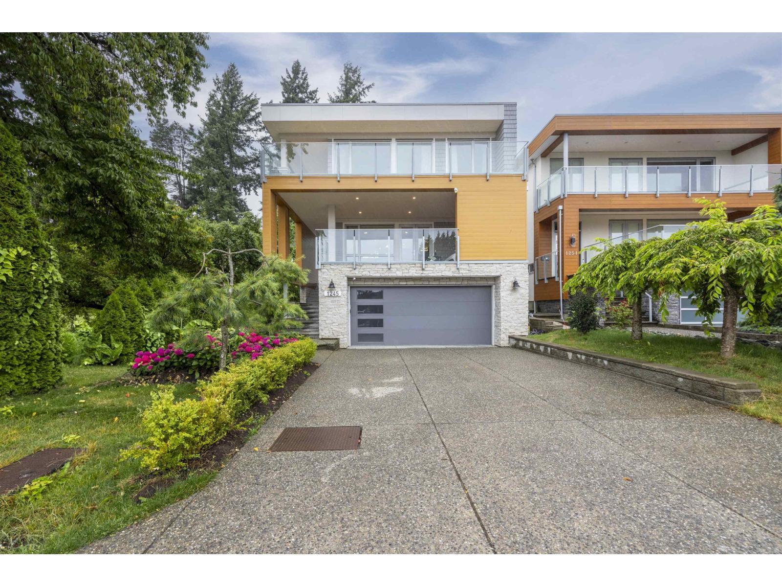 1245 Kent Street, White Rock