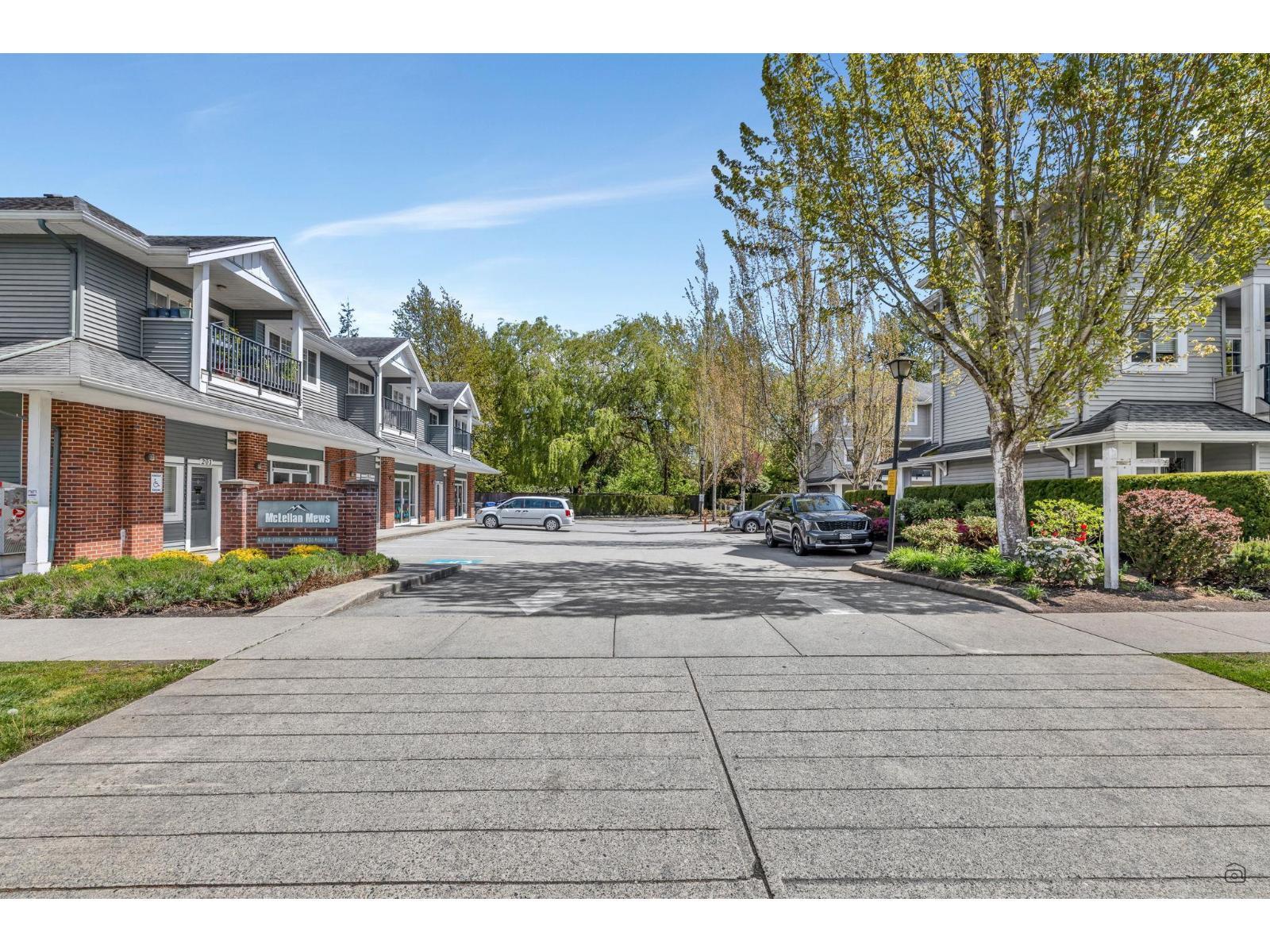 6 5988 Old Mclellan Rd Road, Surrey