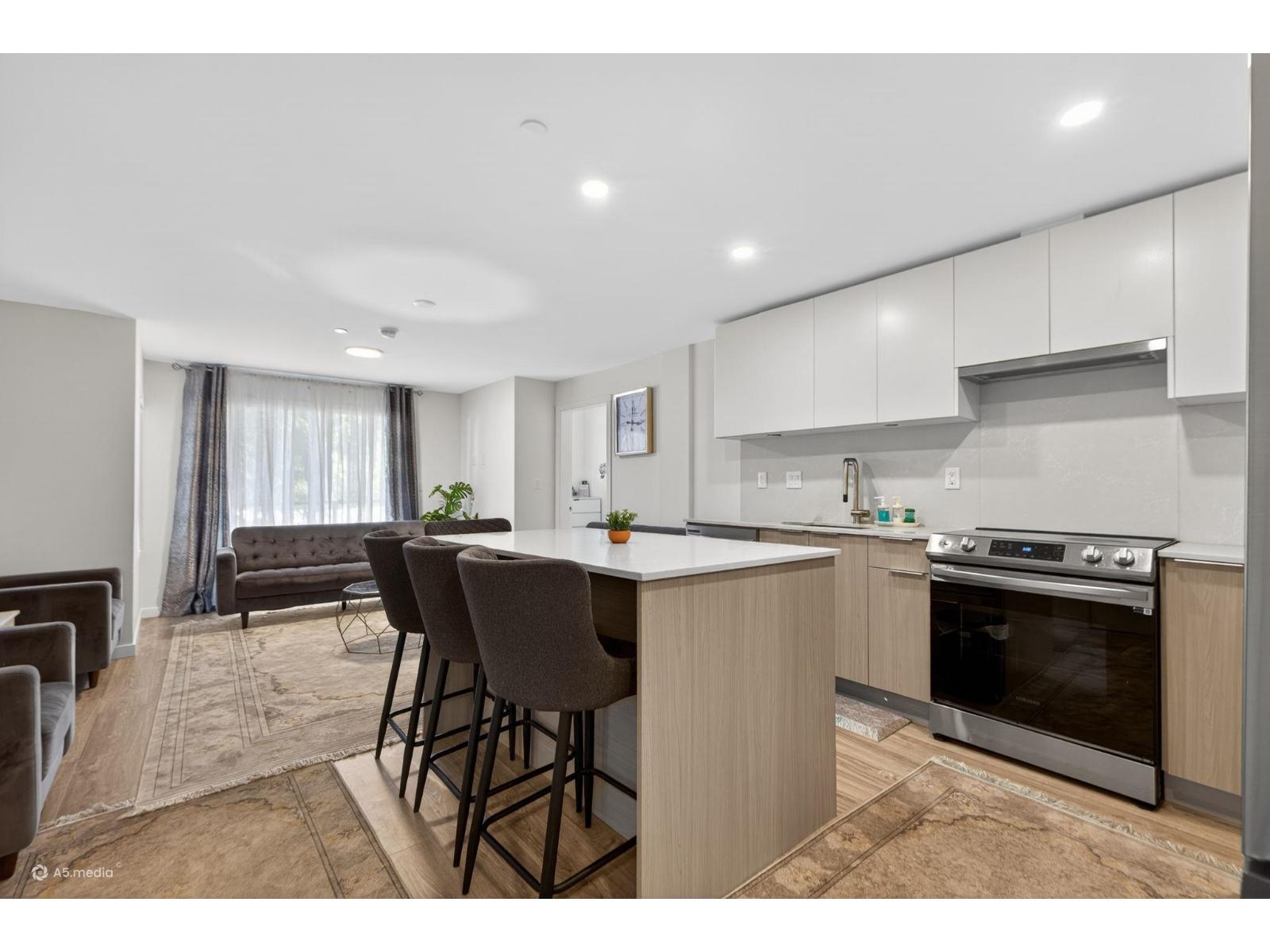 318 13968 Laurel Drive, Surrey