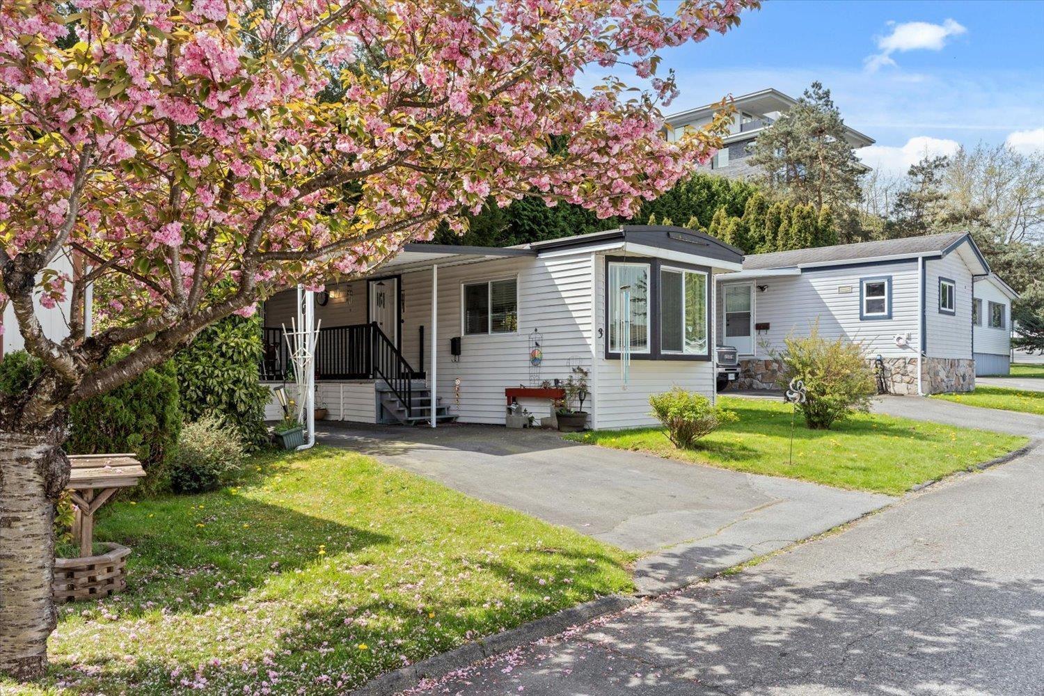 3 8220 King George Boulevard, Surrey