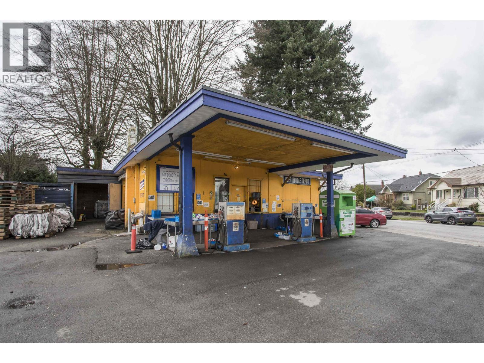 916 Eighth Street, New Westminster