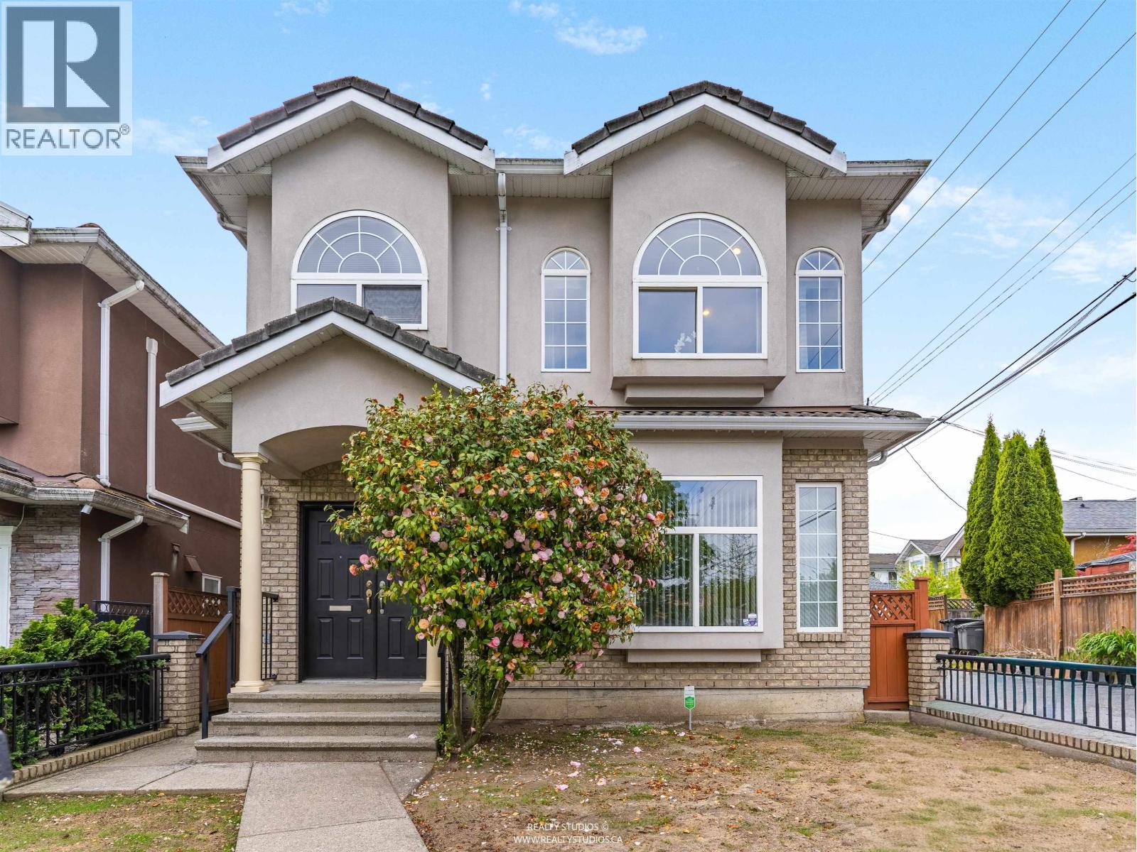 5323 Dumfries Street, Vancouver