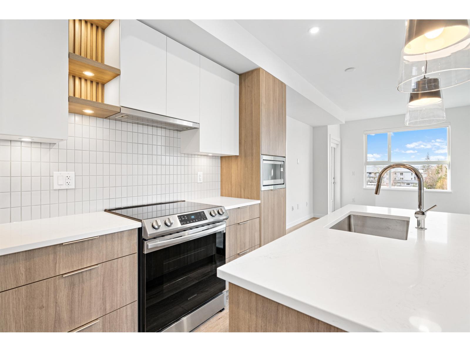 401 20695 Eastleigh Crescent, Langley