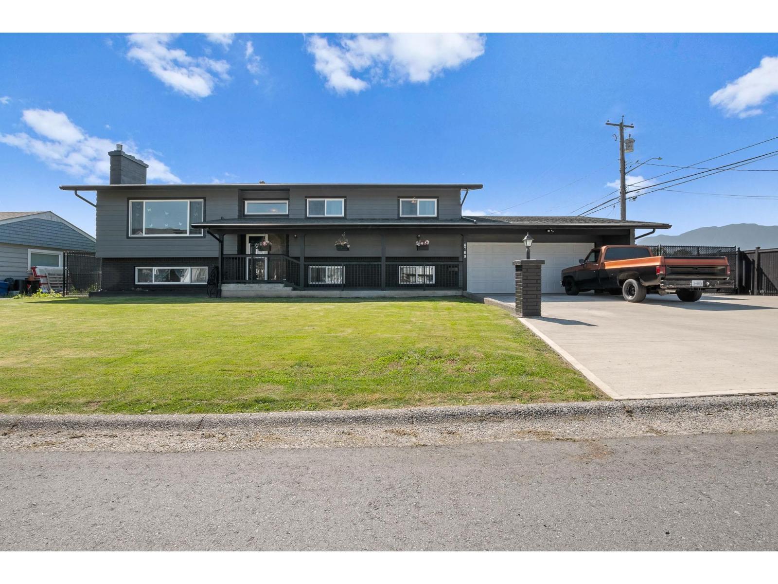 8789 Butchart Street, Chilliwack