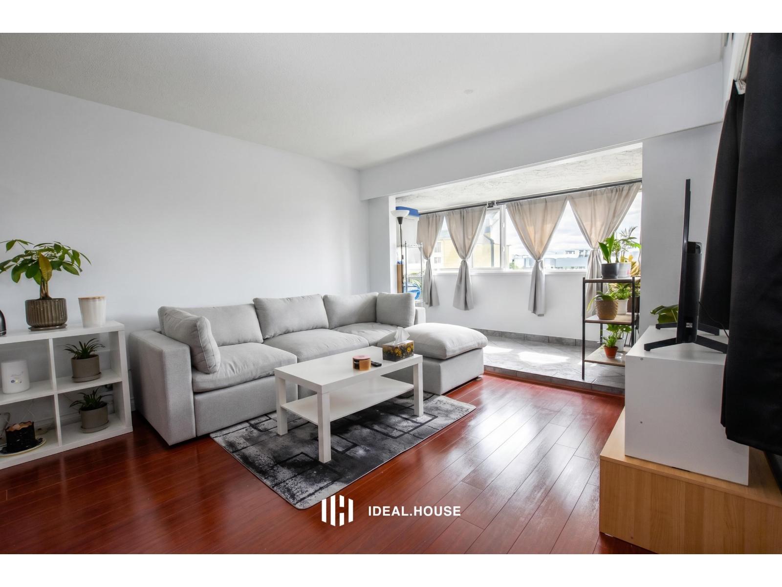 201 1320 Fir Street, White Rock