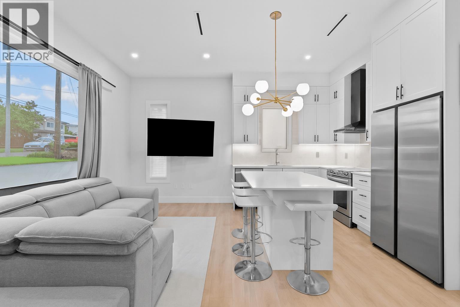 5499 Manor Street, Burnaby