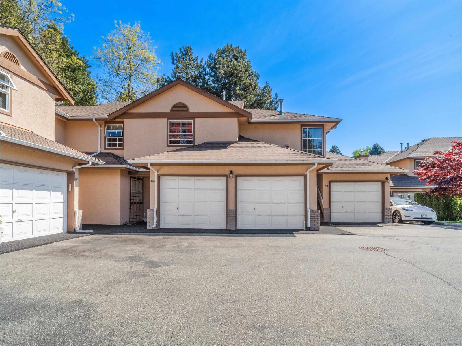 221 14861 98 Avenue, Surrey
