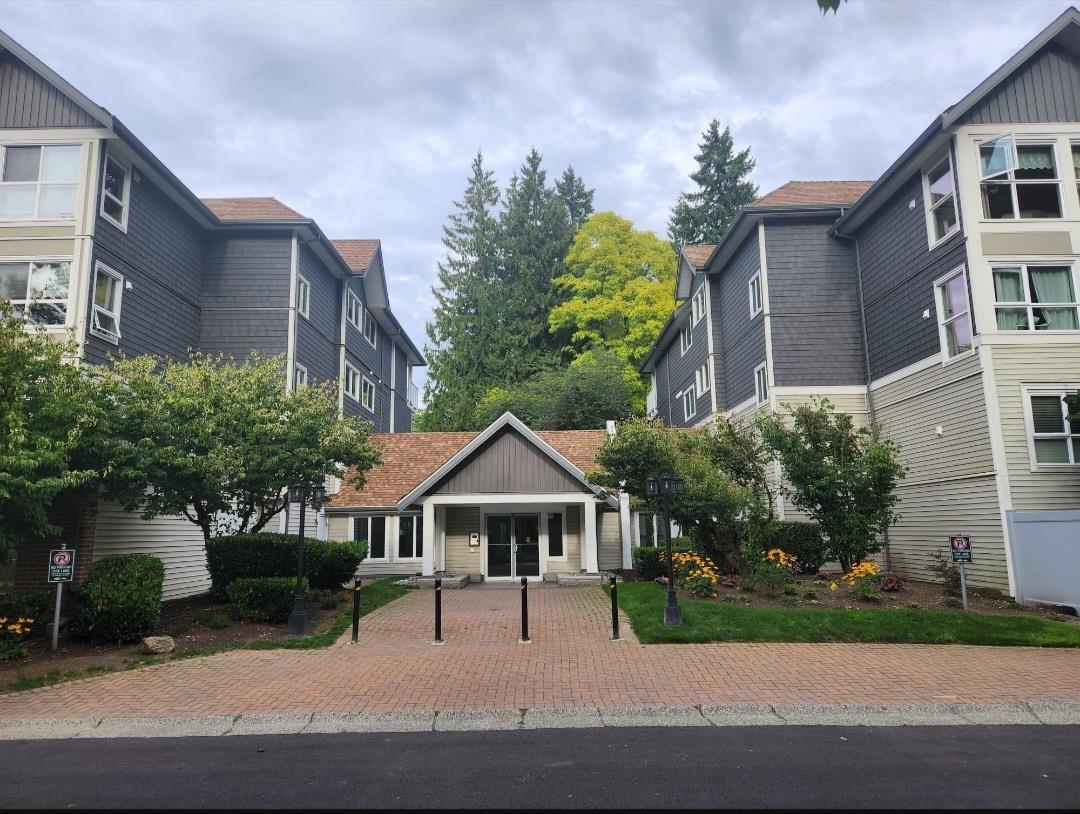 210 9668 148 Street, Surrey