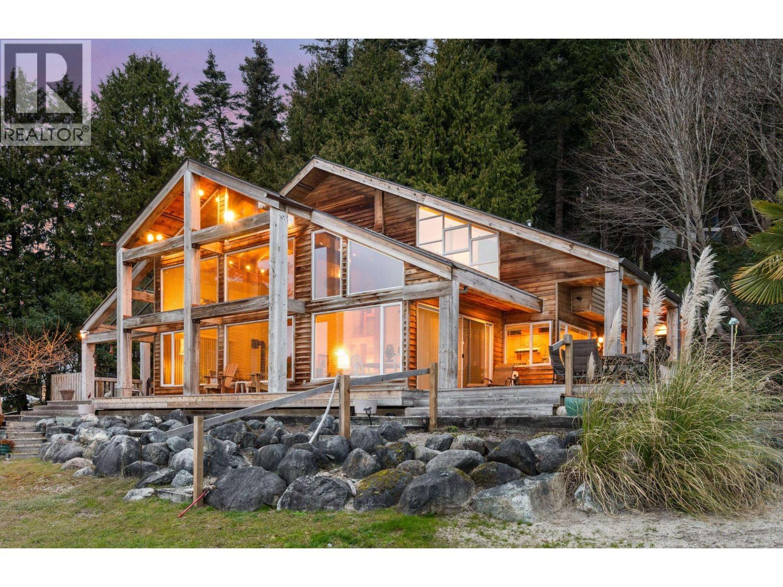 598 Tsawwassen Beach Road, Delta