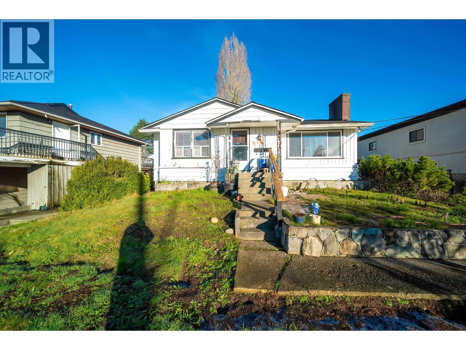 915 Walls Avenue, Coquitlam