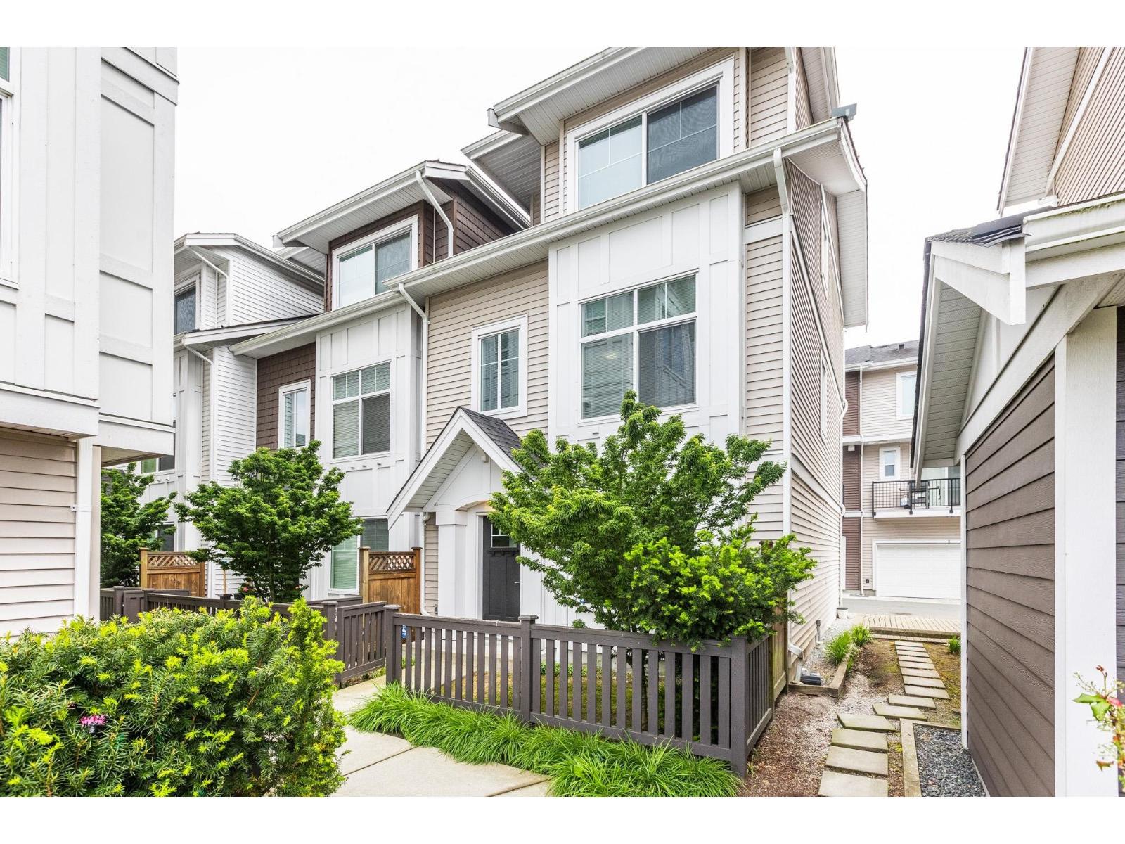 30 12073 62 Avenue, Surrey