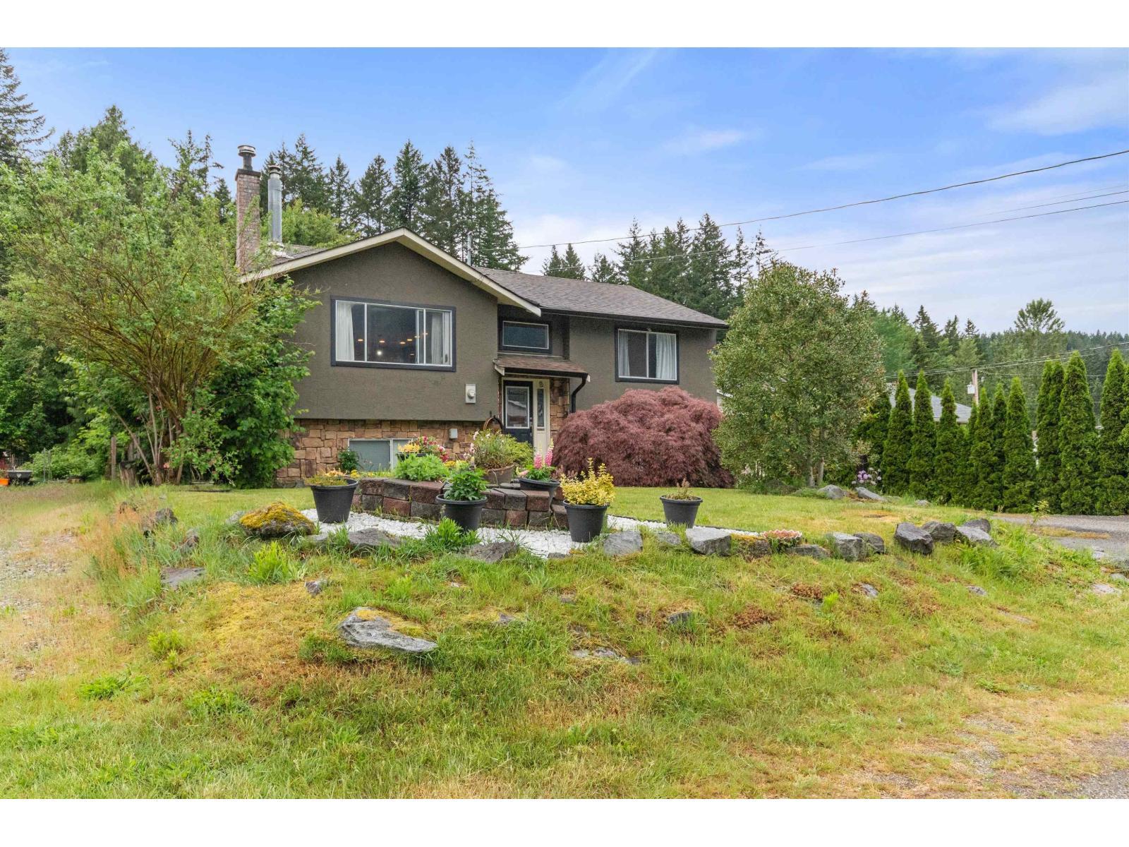 21111 Lakeview Crescent, Hope
