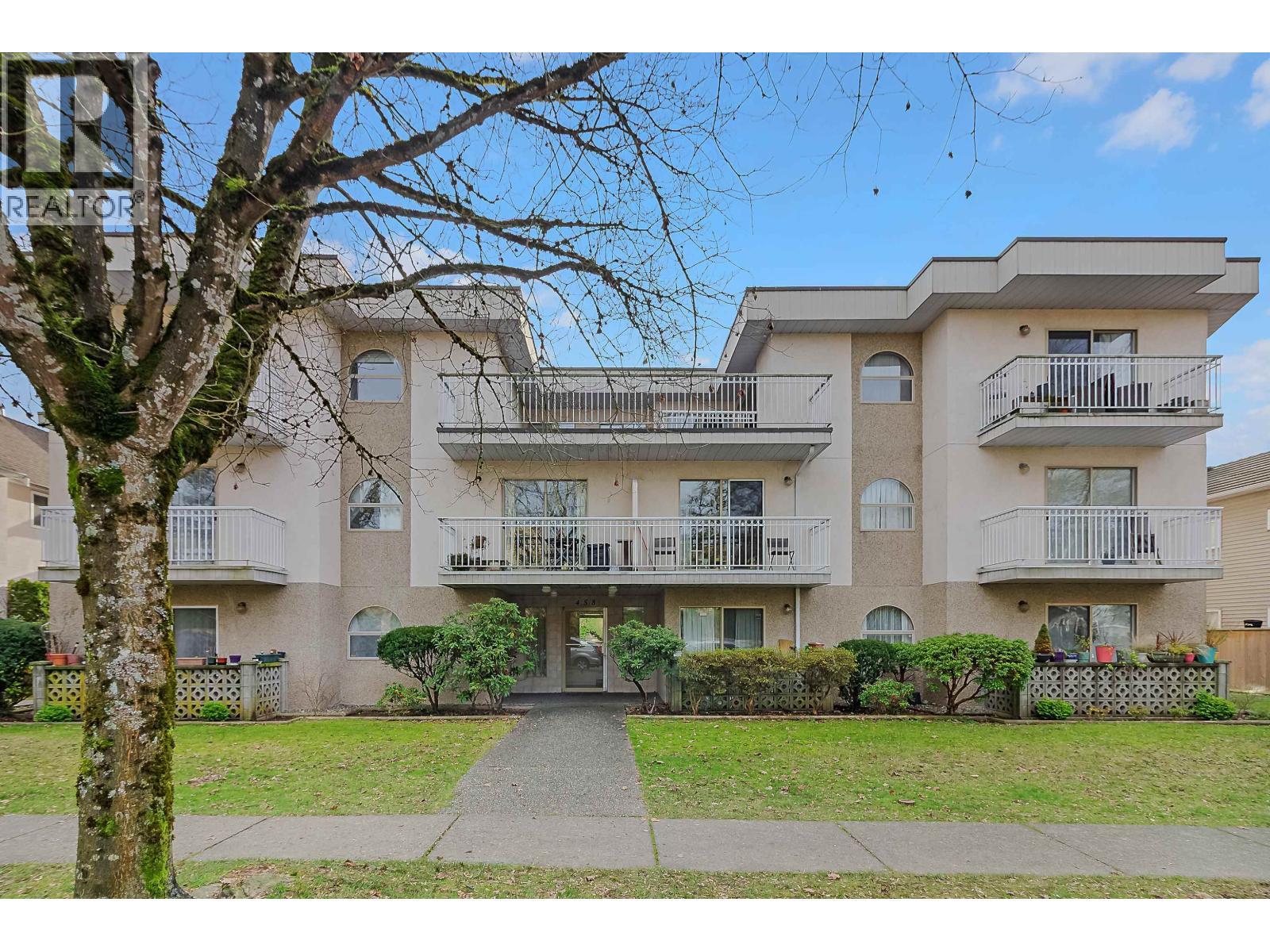303 458 E 44TH Avenue, Vancouver