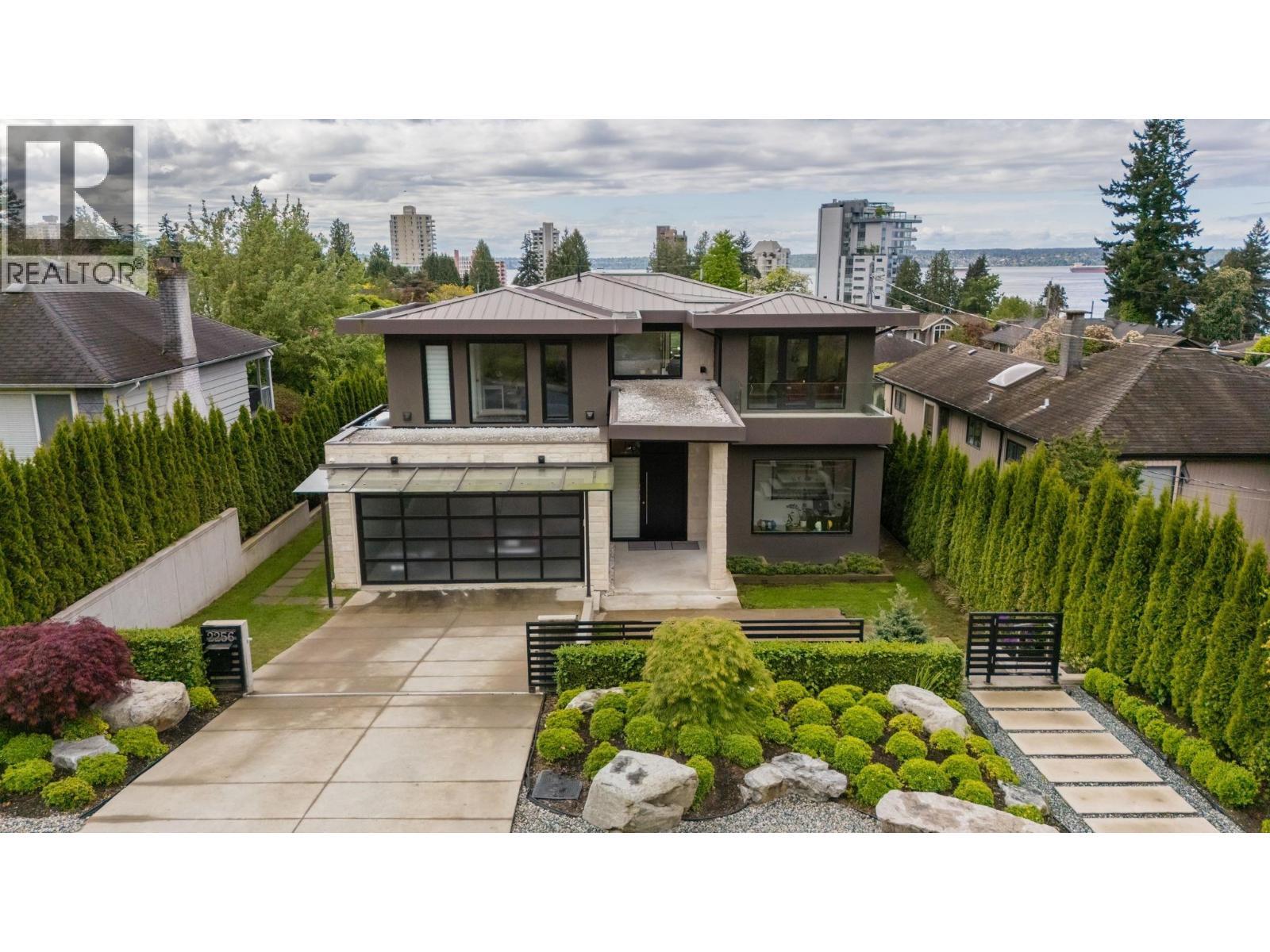 2256 Jefferson Avenue, West Vancouver