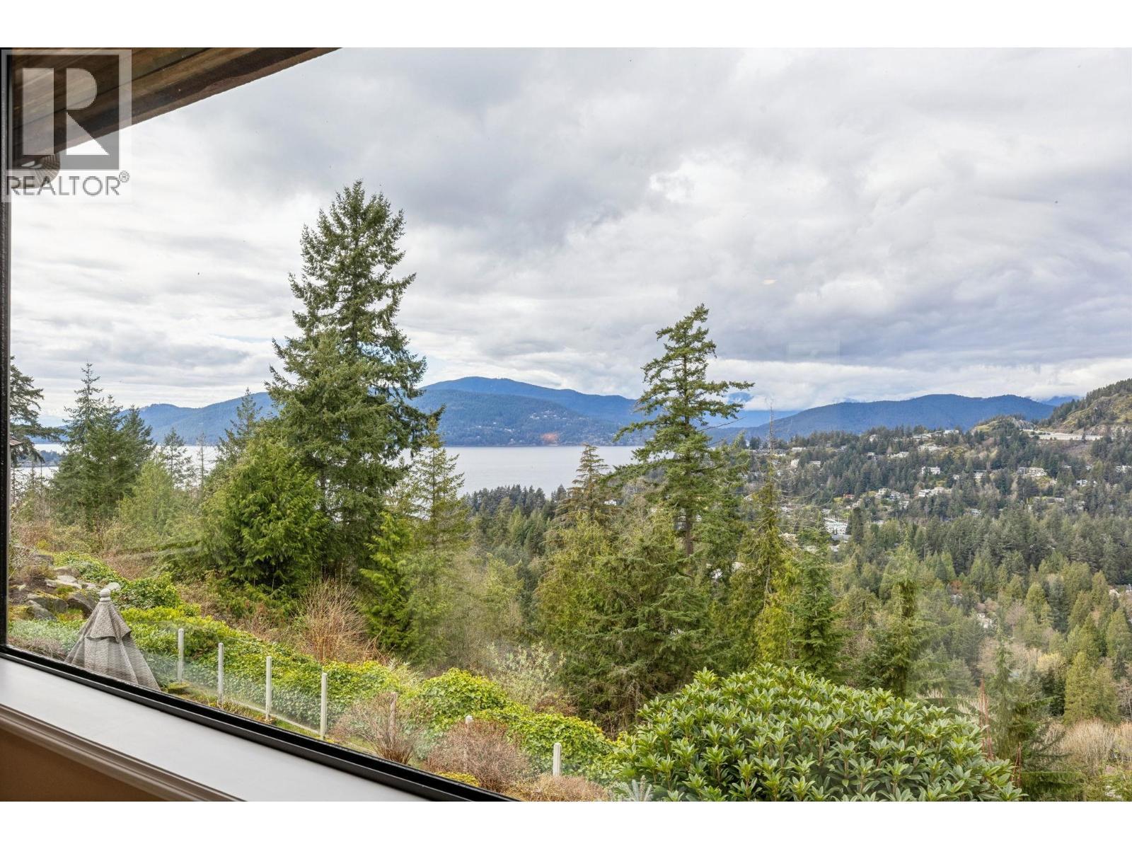 5180 Meadfeild Road, West Vancouver