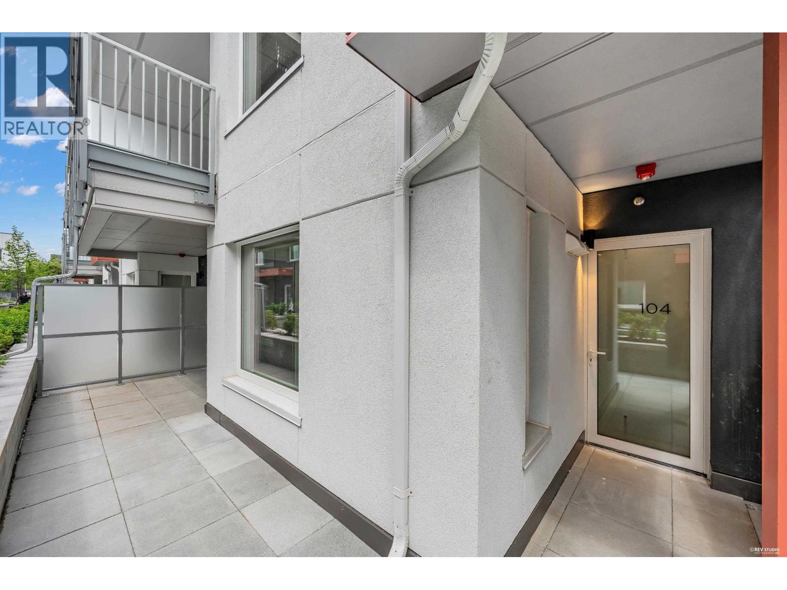 104 2250 E 1ST Avenue, Vancouver