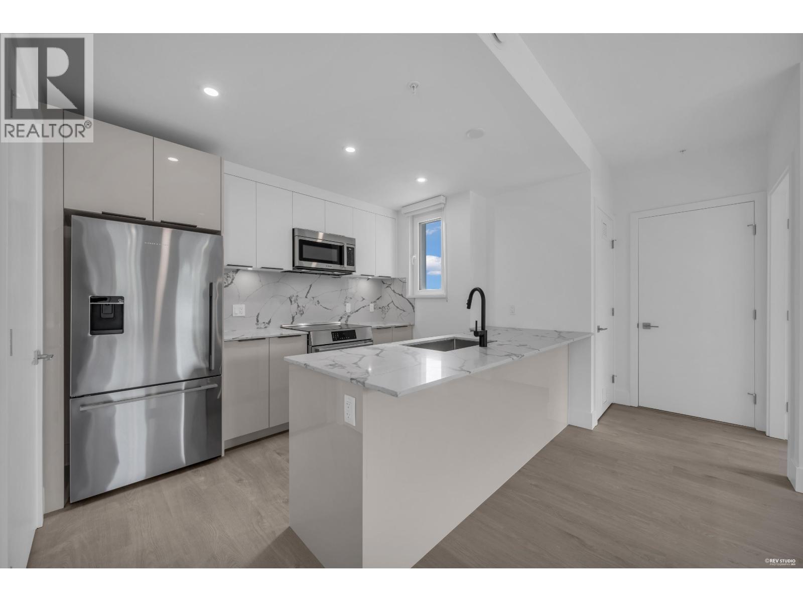 309 2250 E 1ST Avenue, Vancouver