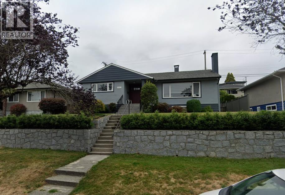 4711 Ridgelawn Drive, Burnaby