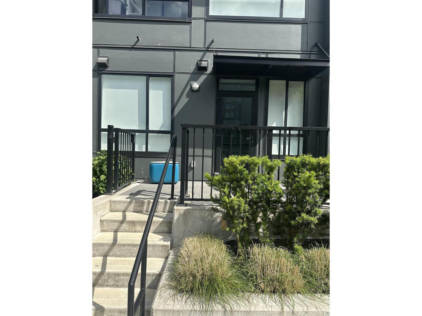W111 13838 108 Avenue, Surrey