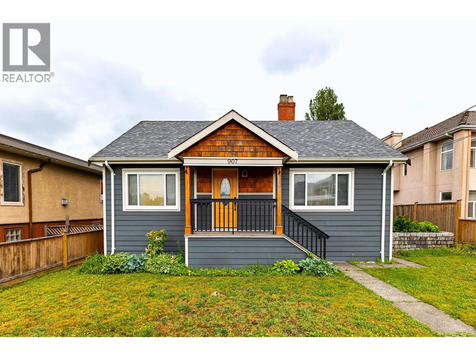 907 Sixth Street, New Westminster
