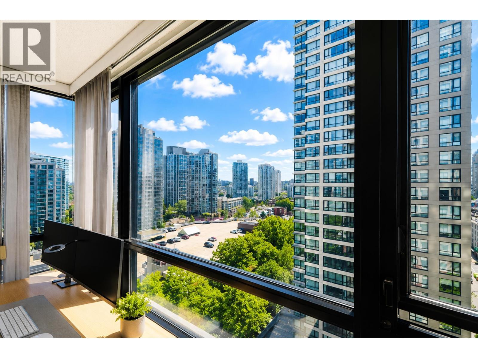 1405 909 Mainland Street, Vancouver