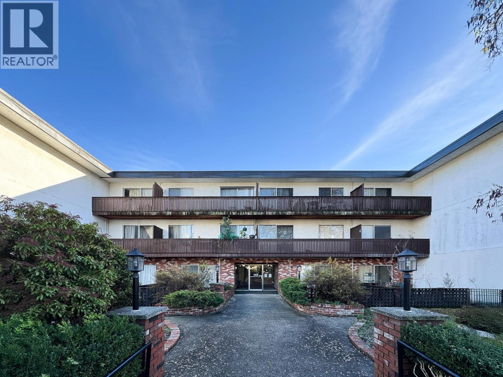 211 910 Fifth Avenue, New Westminster