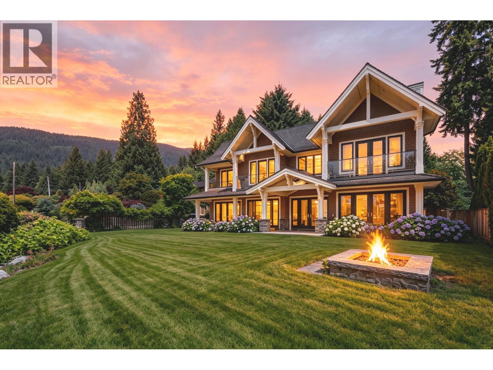 2645 Rosebery Avenue, West Vancouver