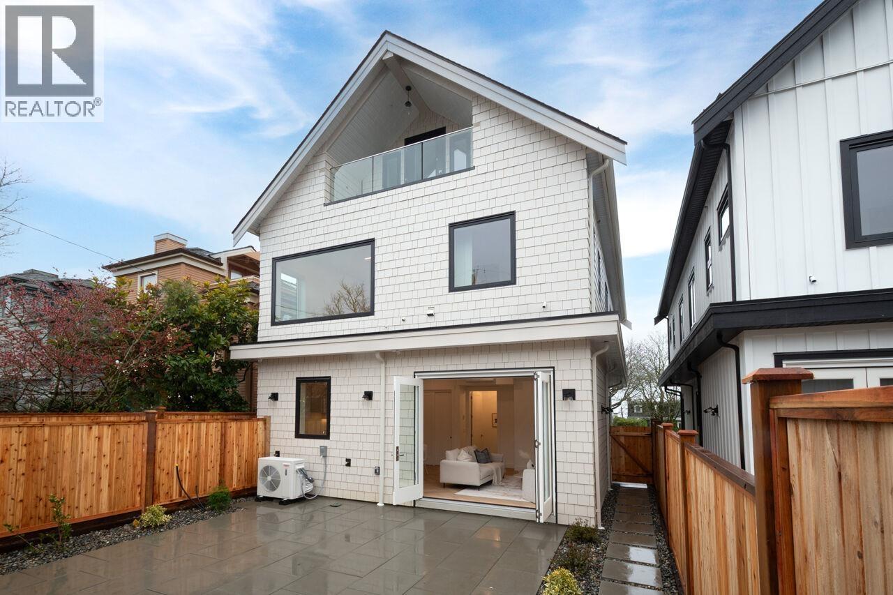 4424 W 4TH Avenue, Vancouver