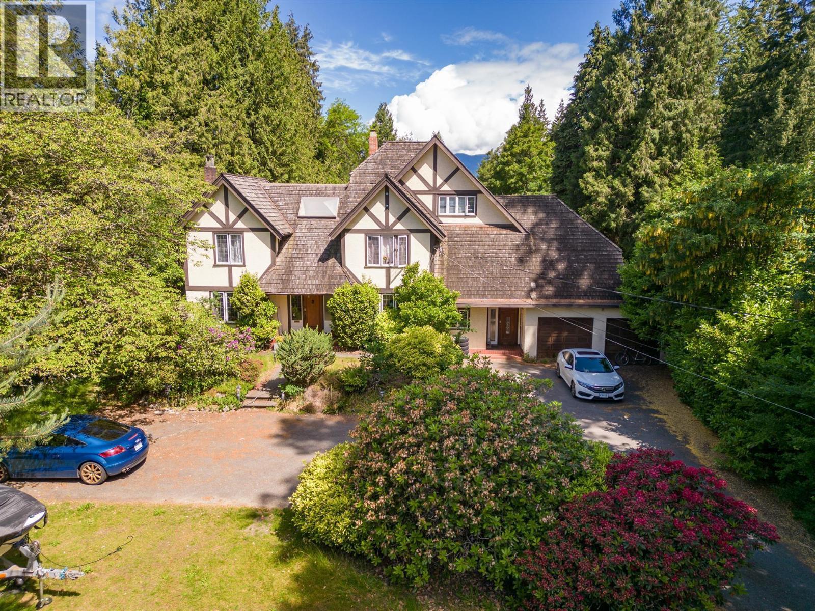 4755 W 4TH Avenue, Vancouver