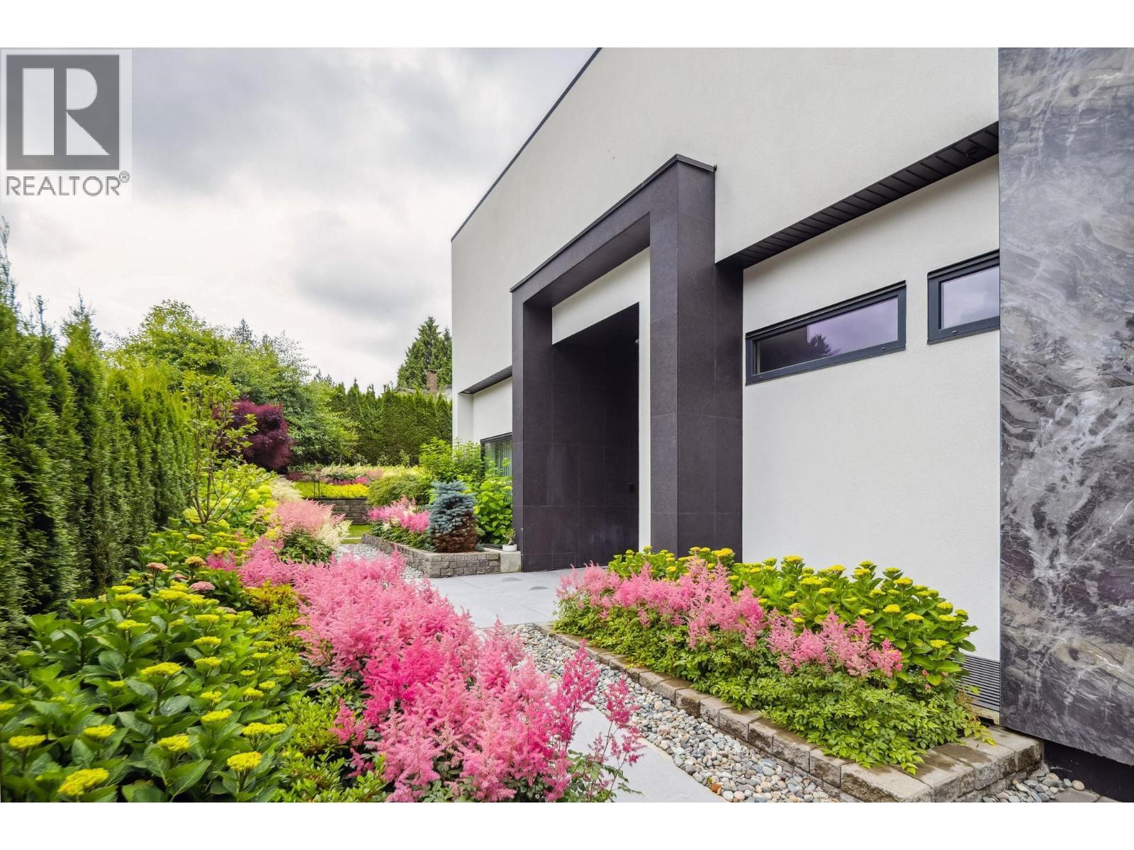 6363 Buckingham Drive, Burnaby