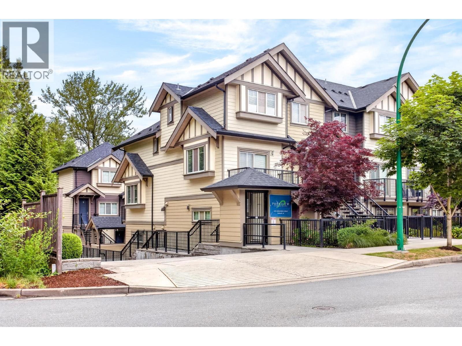 12 4033 Dominion Street, Burnaby