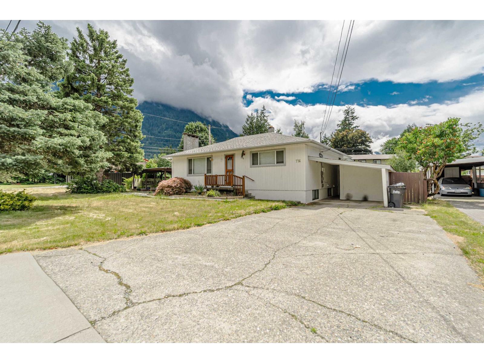 776 7TH Avenue, Hope