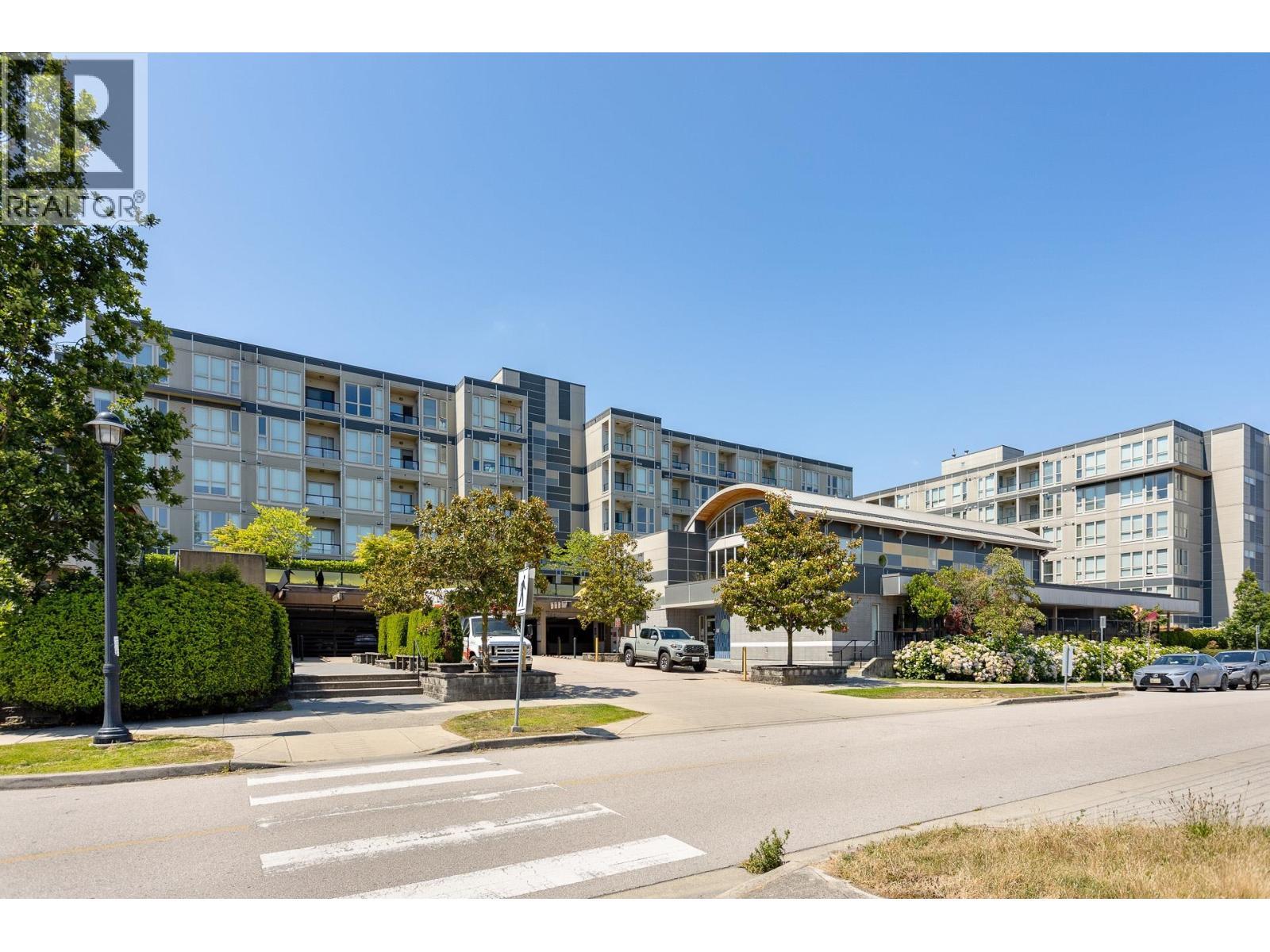 562 4099 Stolberg Street, Richmond