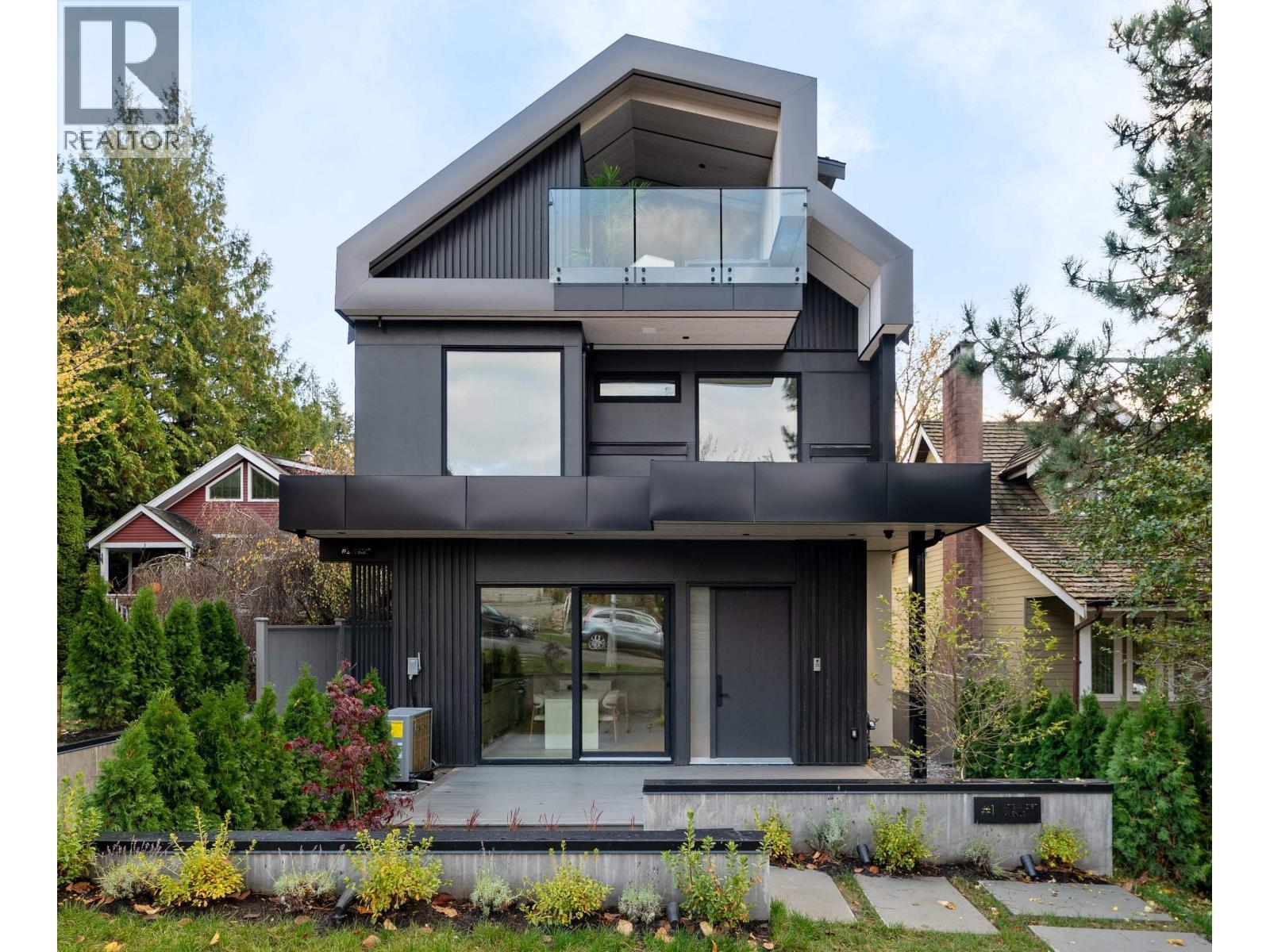 2 4018 W 21ST Avenue, Vancouver