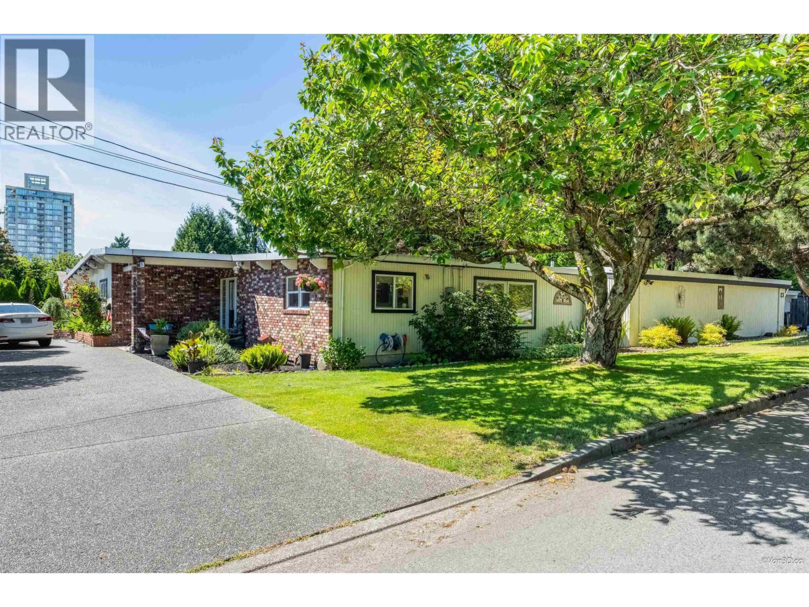 529 Appian Way, Coquitlam